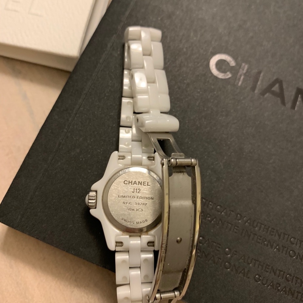 Collectors Edition: CHANEL J12 XS Watch Pink - Picture 5 of 8